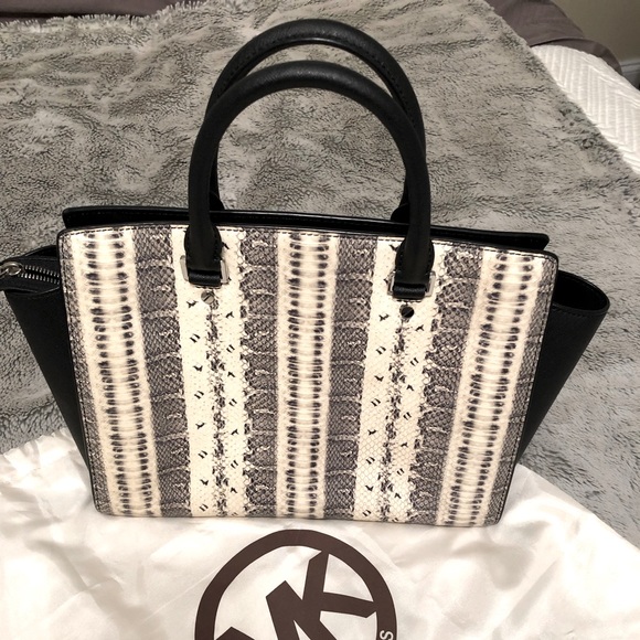 Michael Kors Snakeskin Selma - Picture 4 of 4